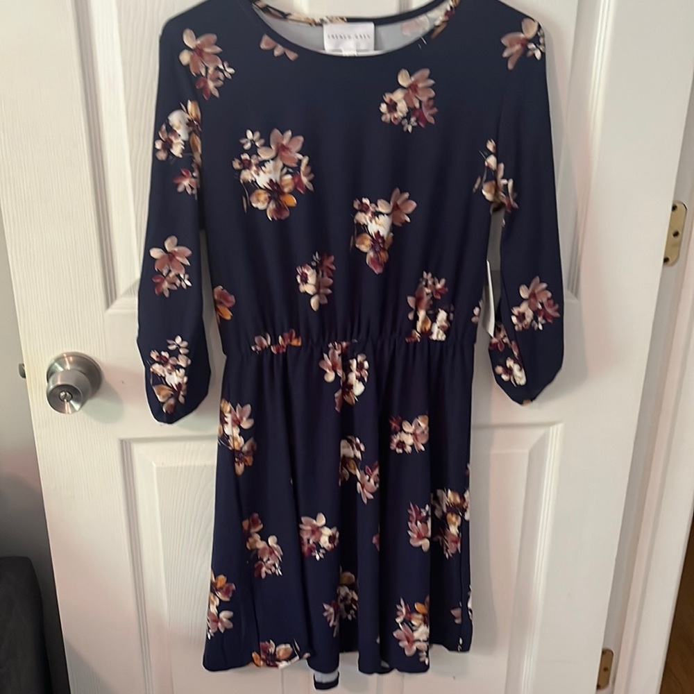 NWT- navy blue floral knit dress, sz M from French Grey.